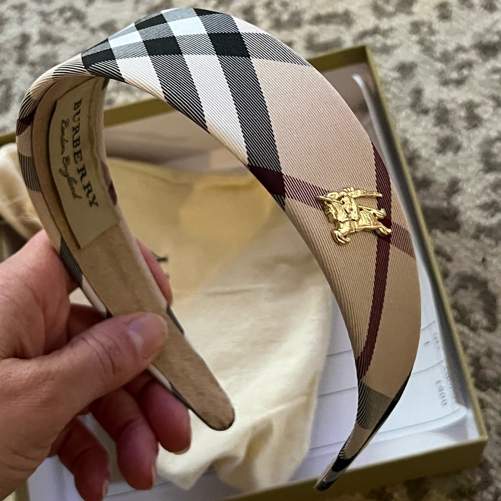 Like new with box! Worn once!
